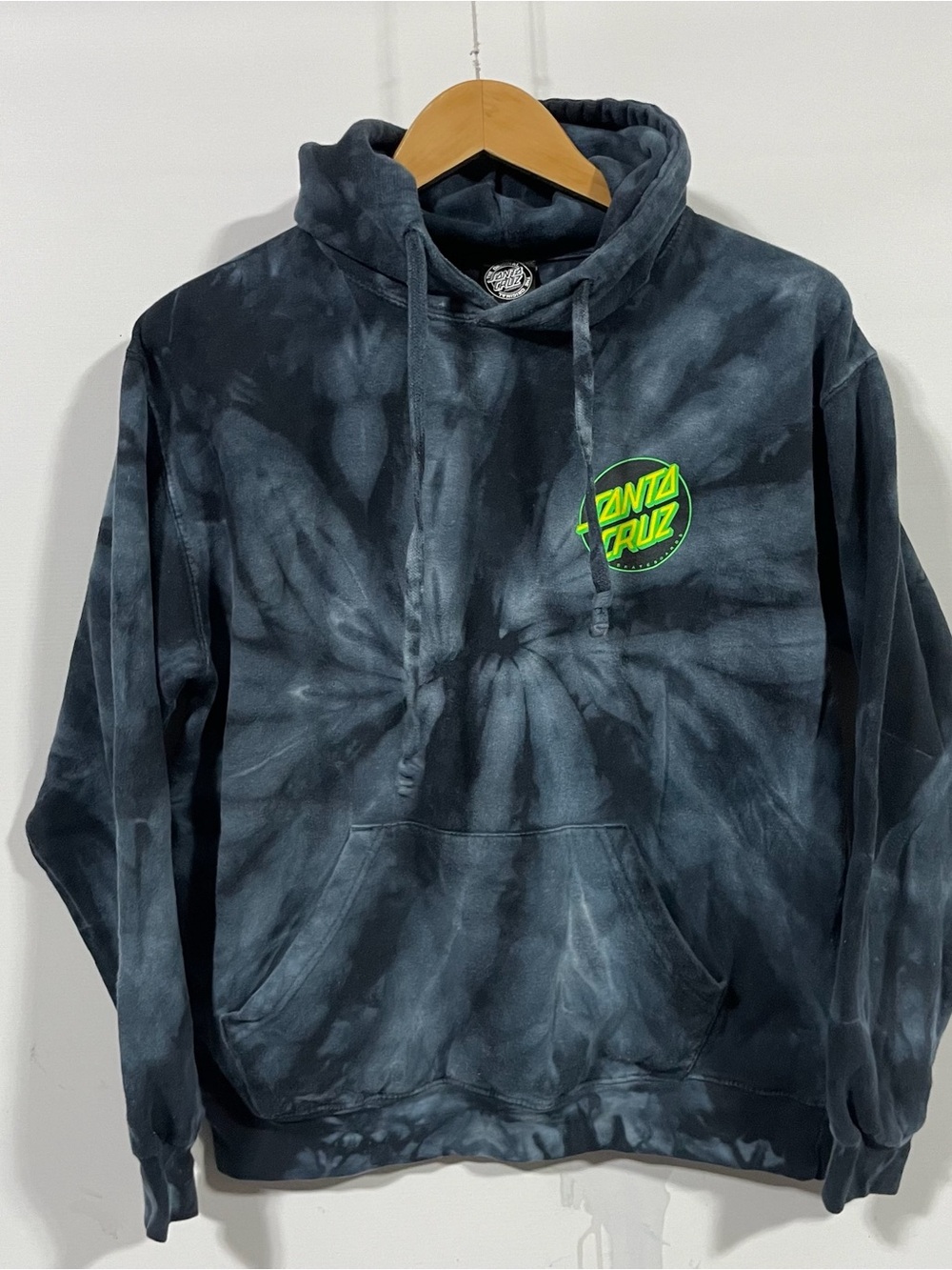 Santa Cruz Skateboards Black and White Logo Tag Hoodie Sweatshirt